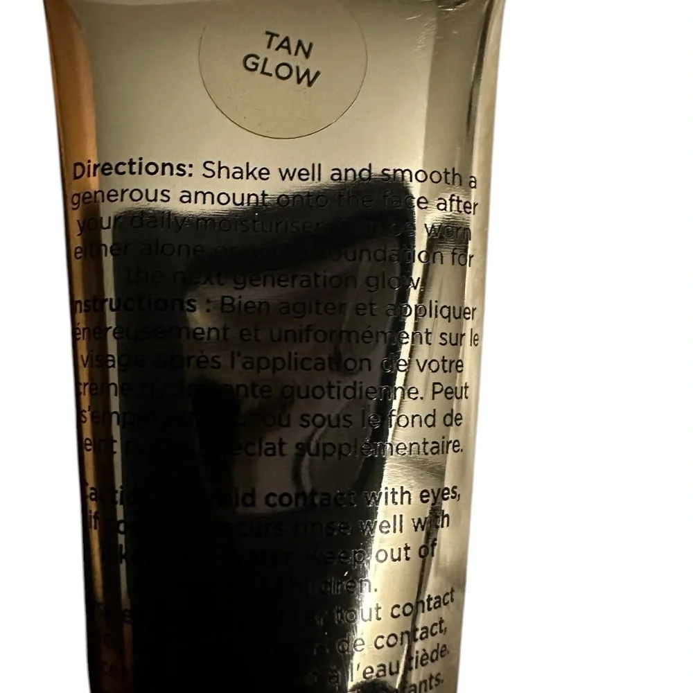 Iconic London Radiance Booster Dewy Tinted Moisturizer shade TAN GLOW NIB